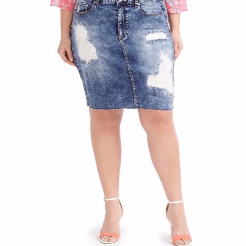 NWOT Live & Legend Jean skirt. Size 16